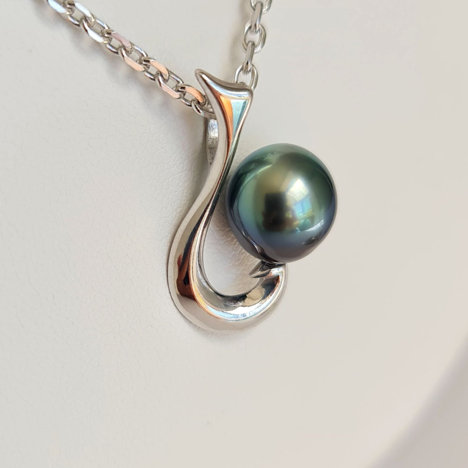 Hameçon - Pendentif Argent Rhodié et Perle de Tahiti d'exception
