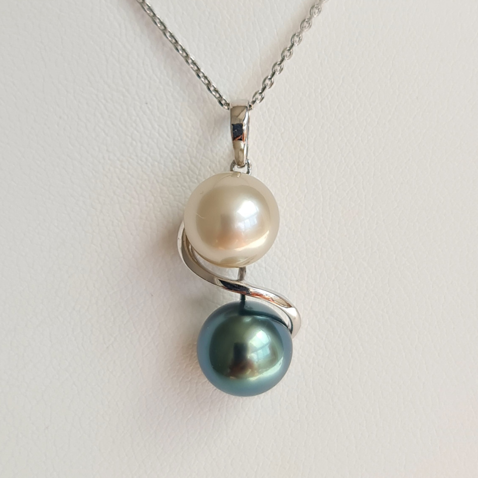 Toi&Moi Maupiti - Pendentif en Or Blanc et Perles de Tahiti d'Exception