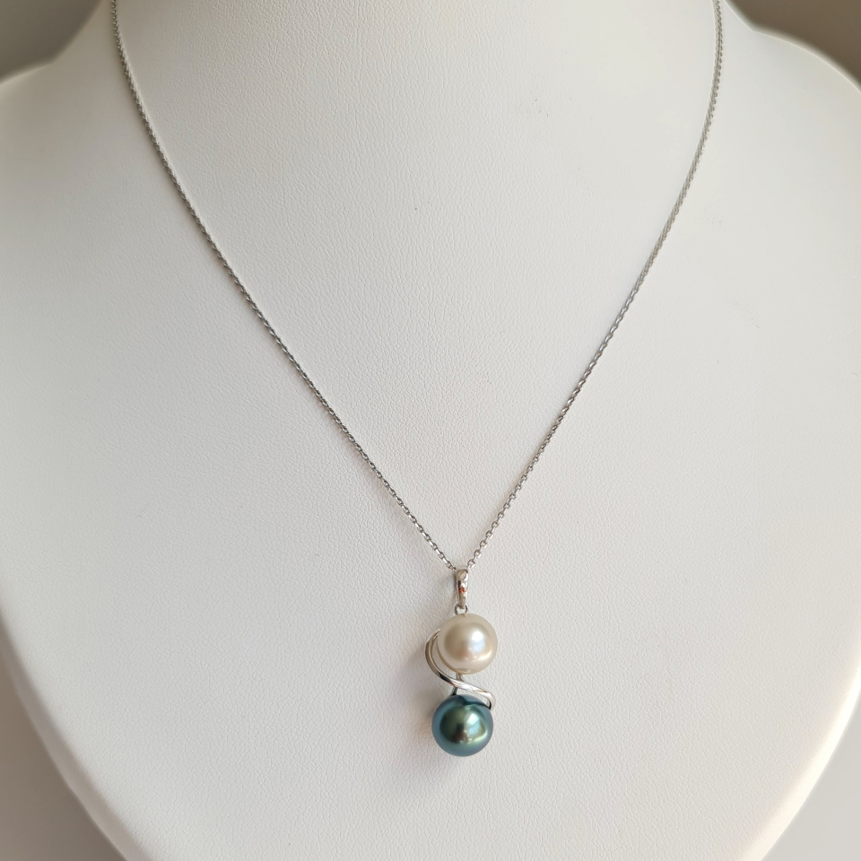 Toi&Moi Maupiti - Pendentif en Or Blanc et Perles de Tahiti d'Exception