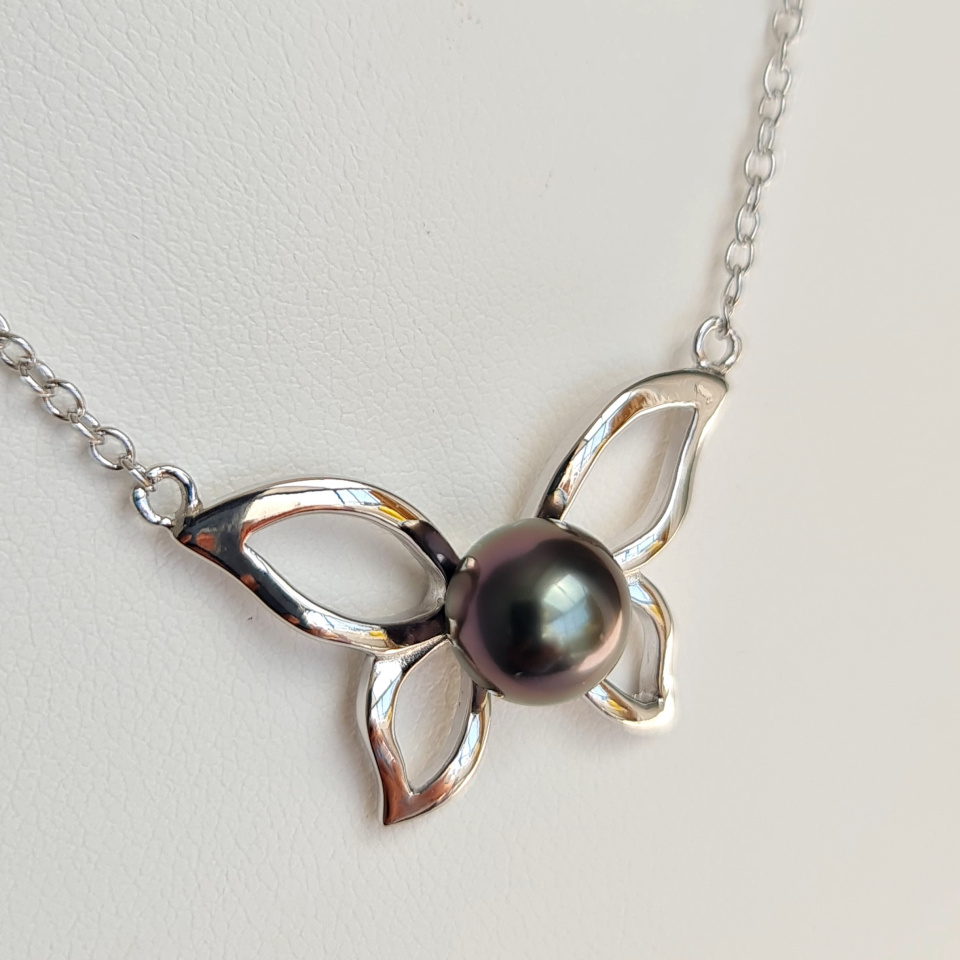 Papillon Vole, vole ... - Collier Argent Rhodié et Véritable Perle de Tahiti d'exception