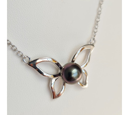Papillon Vole, vole ... - Collier Argent Rhodié et Véritable Perle de Tahiti d'exception