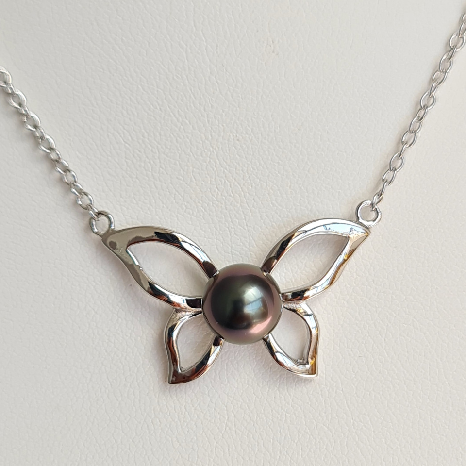Papillon Vole, vole ... - Collier Argent Rhodié et Véritable Perle de Tahiti d'exception