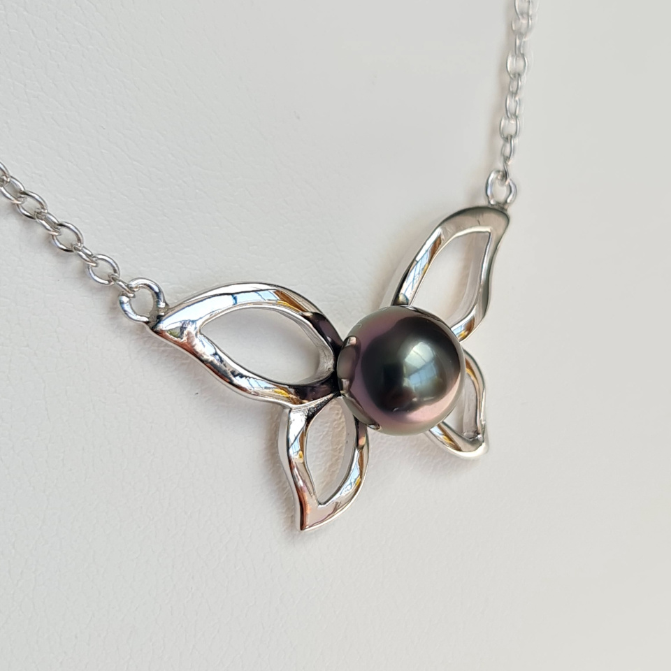 Papillon Vole, vole ... - Collier Argent Rhodié et Véritable Perle de Tahiti d'exception