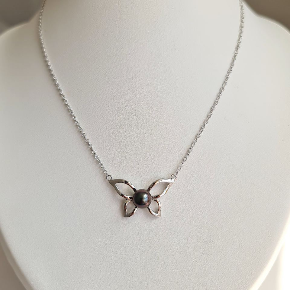 Papillon Vole, vole ... - Collier Argent Rhodié et Véritable Perle de Tahiti d'exception
