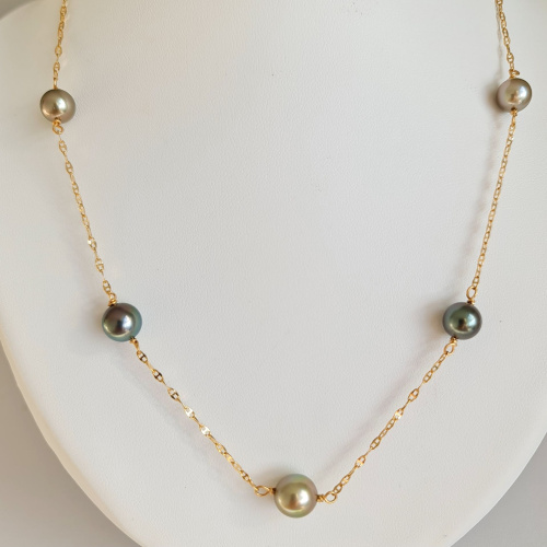 Joyaux des Lagons - Collier en Or Jaune et Perles de Tahiti d'Exception