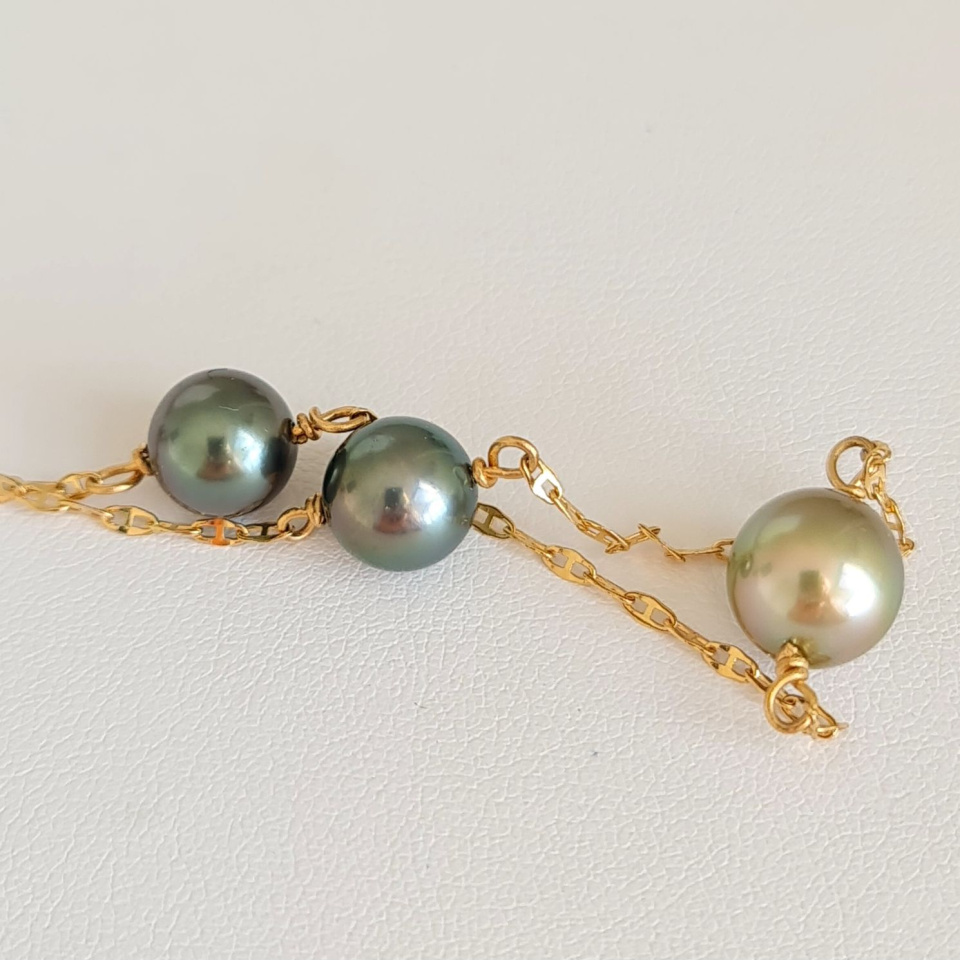 Joyaux des Lagons - Collier en Or Jaune et Perles de Tahiti d'Exception