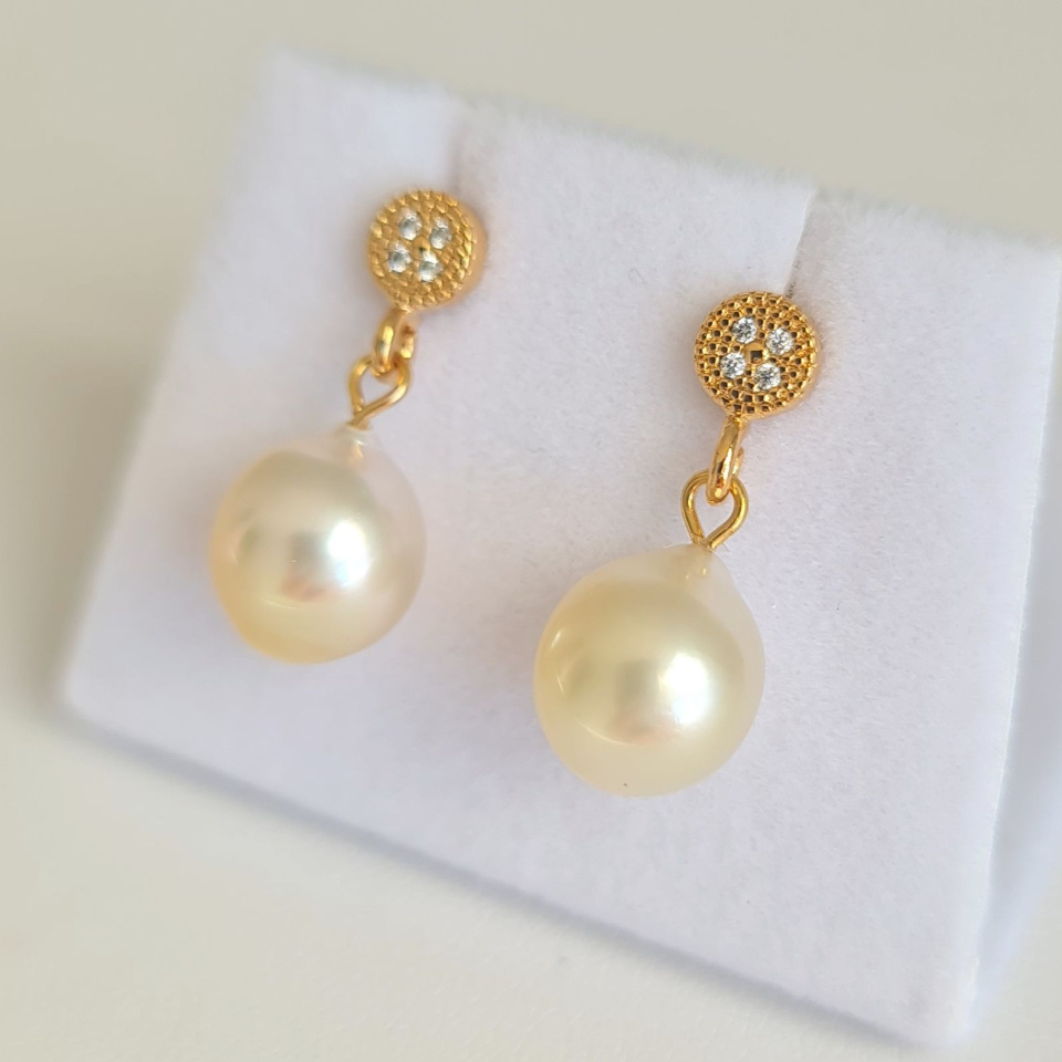 Gouttes d'Or - Boucles d'Oreilles Plaqué Or et Perles des Mers du Sud