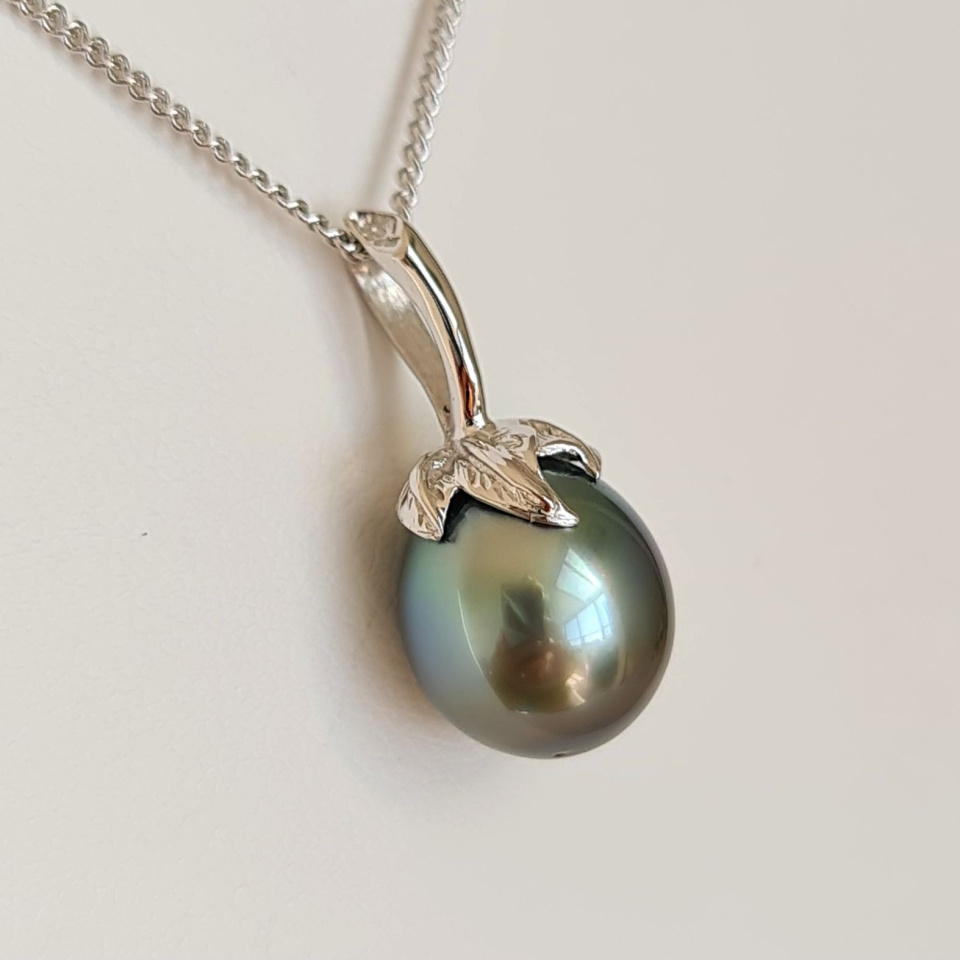 Larme des Dieux - Pendentif en Or Blanc et Perle de Tahiti d'Exception