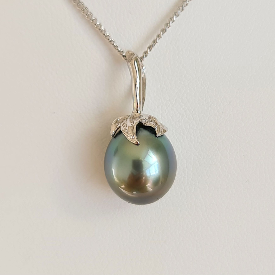 Larme des Dieux - Pendentif en Or Blanc et Perle de Tahiti d'Exception