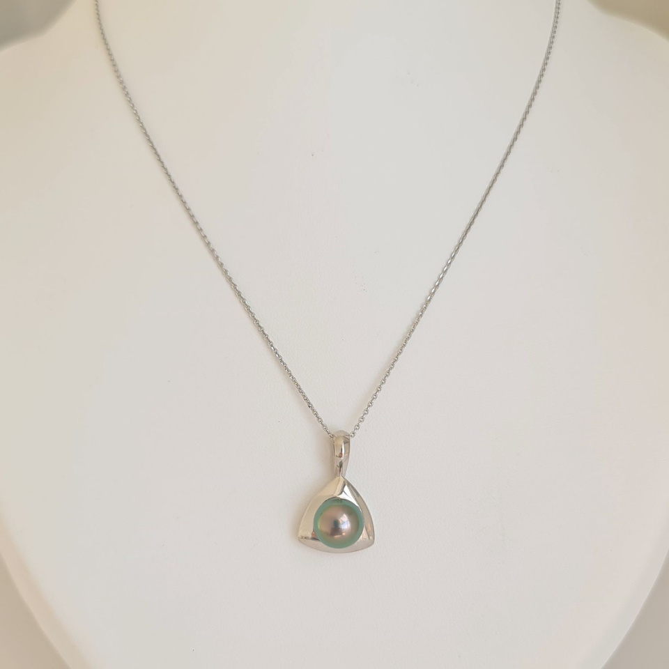 Triangle d'Ô - Pendentif Argent Rhodié et Perle de Tahiti d'exception