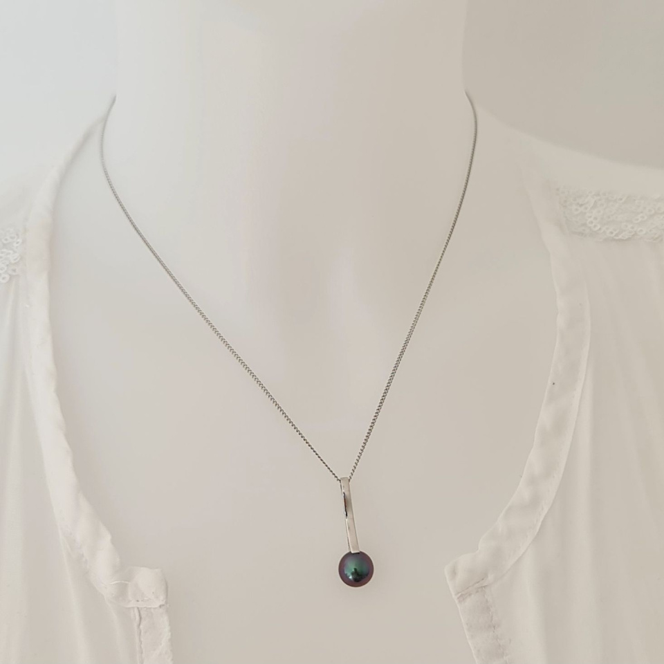 Arutua - Pendentif en Or Blanc et Perle de Tahiti d'exception