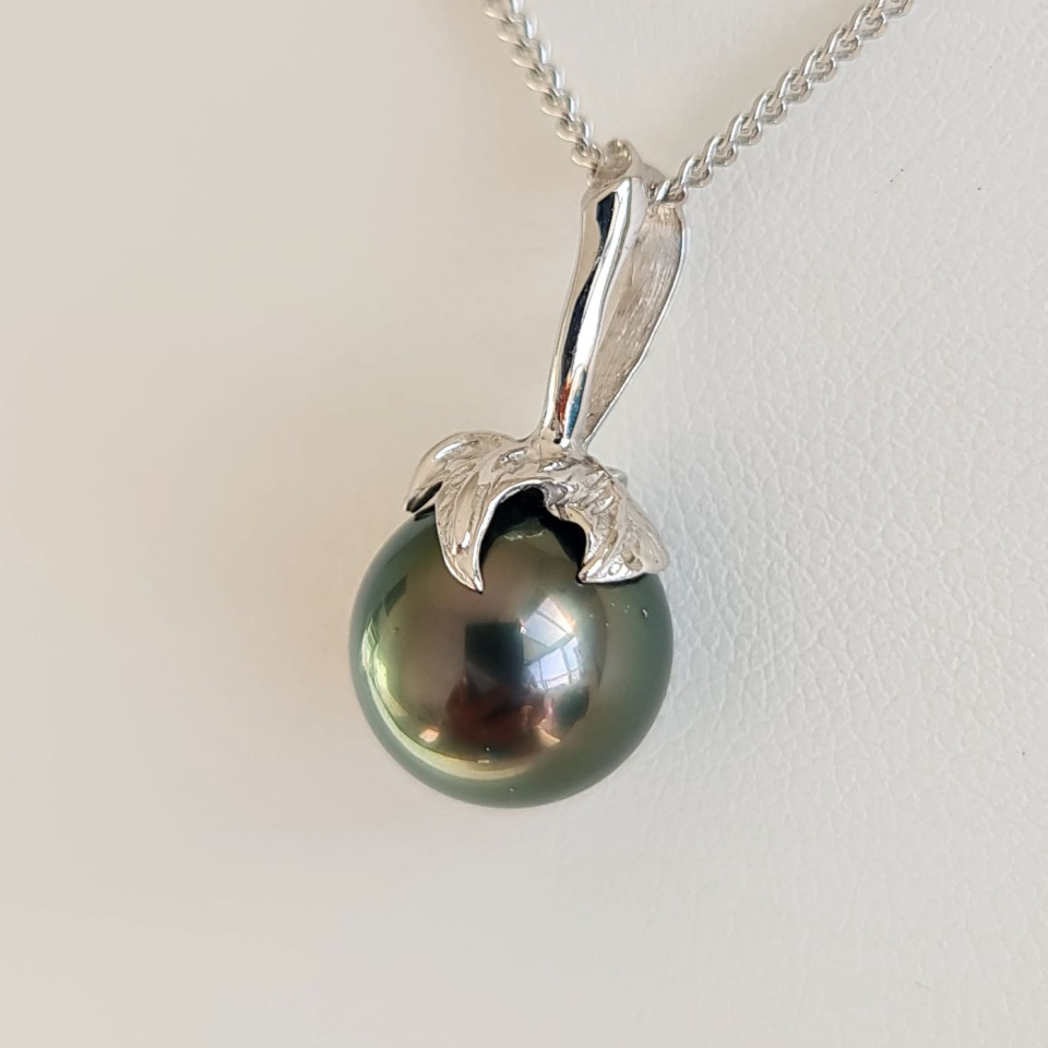 Larme des Dieux - Pendentif en Or Blanc et Perle de Tahiti d'Exception