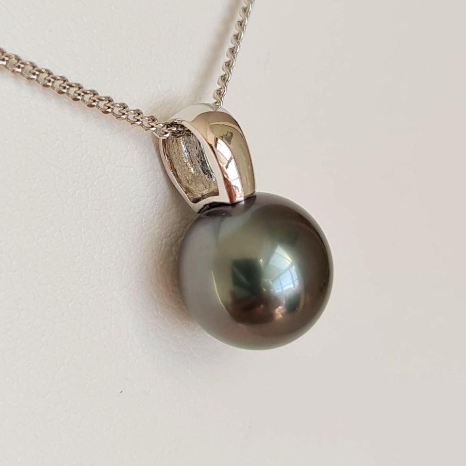 Belle de Nuit  - Pendentif Or Blanc 18 carats et Perle de Tahiti d'Exception