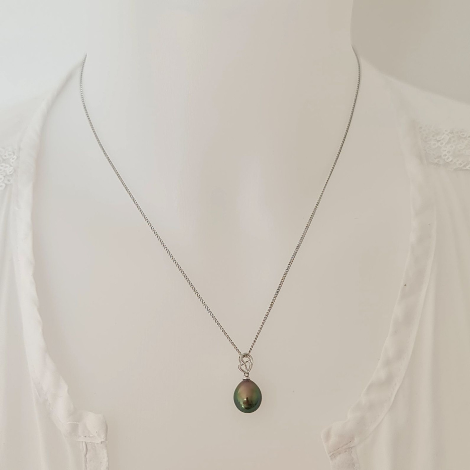 My LÔve- Pendentif Or blanc 18 carats et Perle de Tahiti d'exception