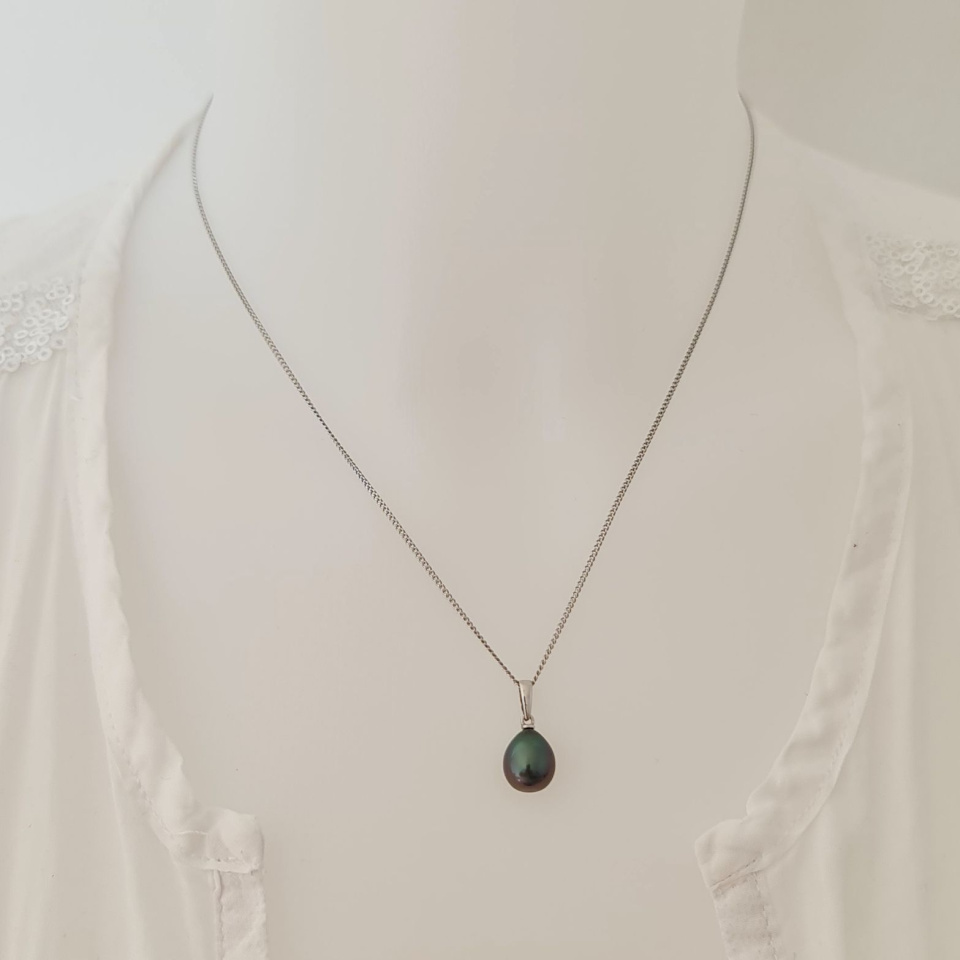 Belle de Jour  - Pendentif Or Blanc 18 carats et Perle de Tahiti d'exception