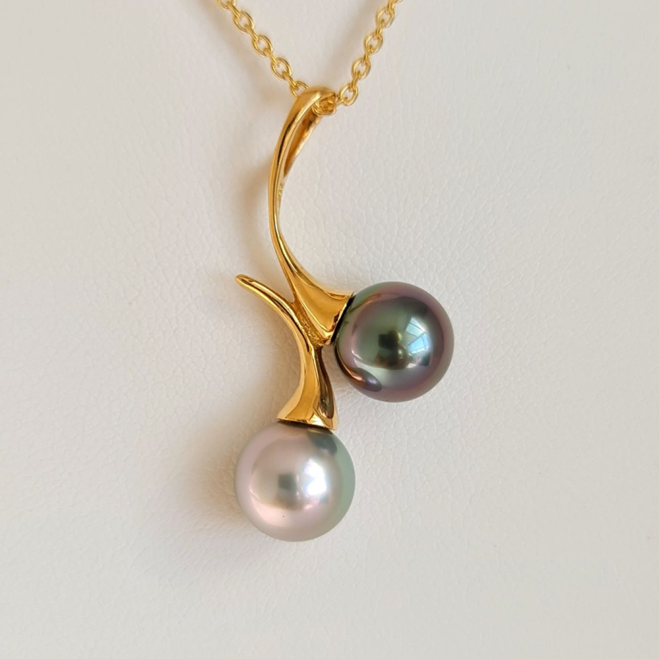 Toi&Moi Bora Bora - Pendentif en Or Jaune et Perles de Tahiti d'Exception