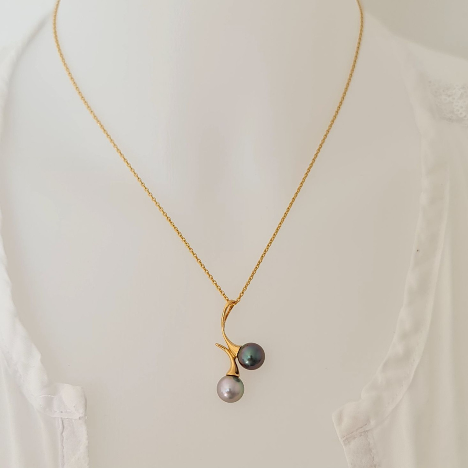 Toi&Moi Bora Bora - Pendentif en Or Jaune et Perles de Tahiti d'Exception