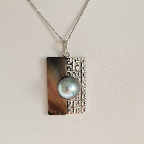 Hiva Oa - Pendentif en Argent, Nacre et Véritable Perle de Tahiti